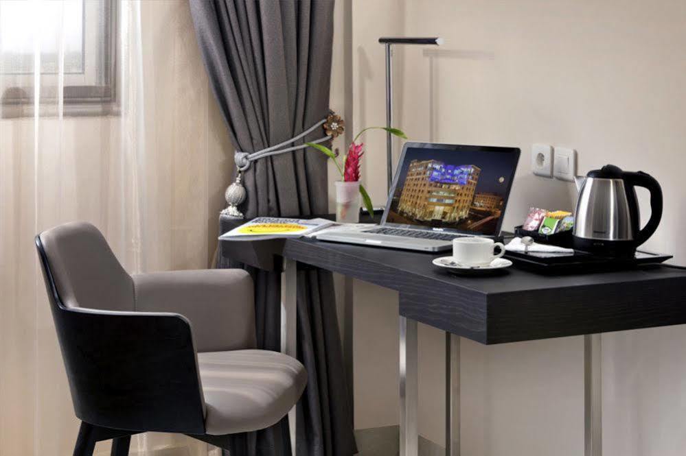 Bravia Hotel Ouagadougou Buitenkant foto
