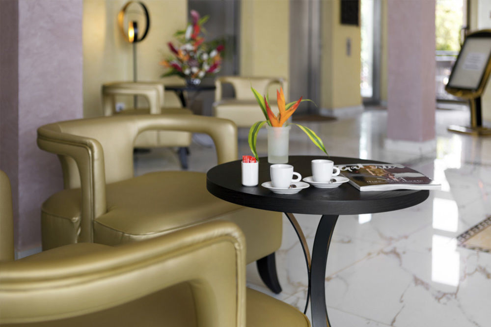 Bravia Hotel Ouagadougou Buitenkant foto