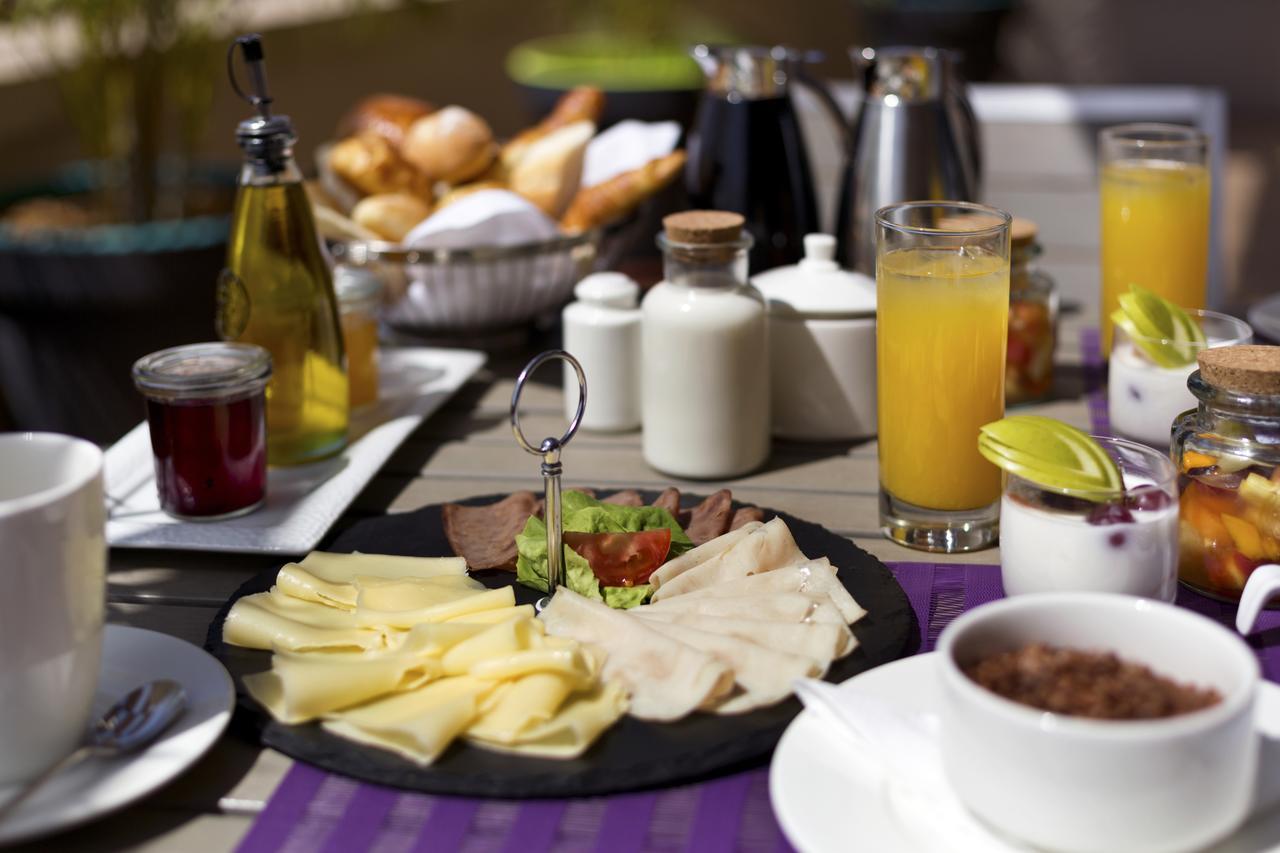 Bravia Hotel Ouagadougou Buitenkant foto