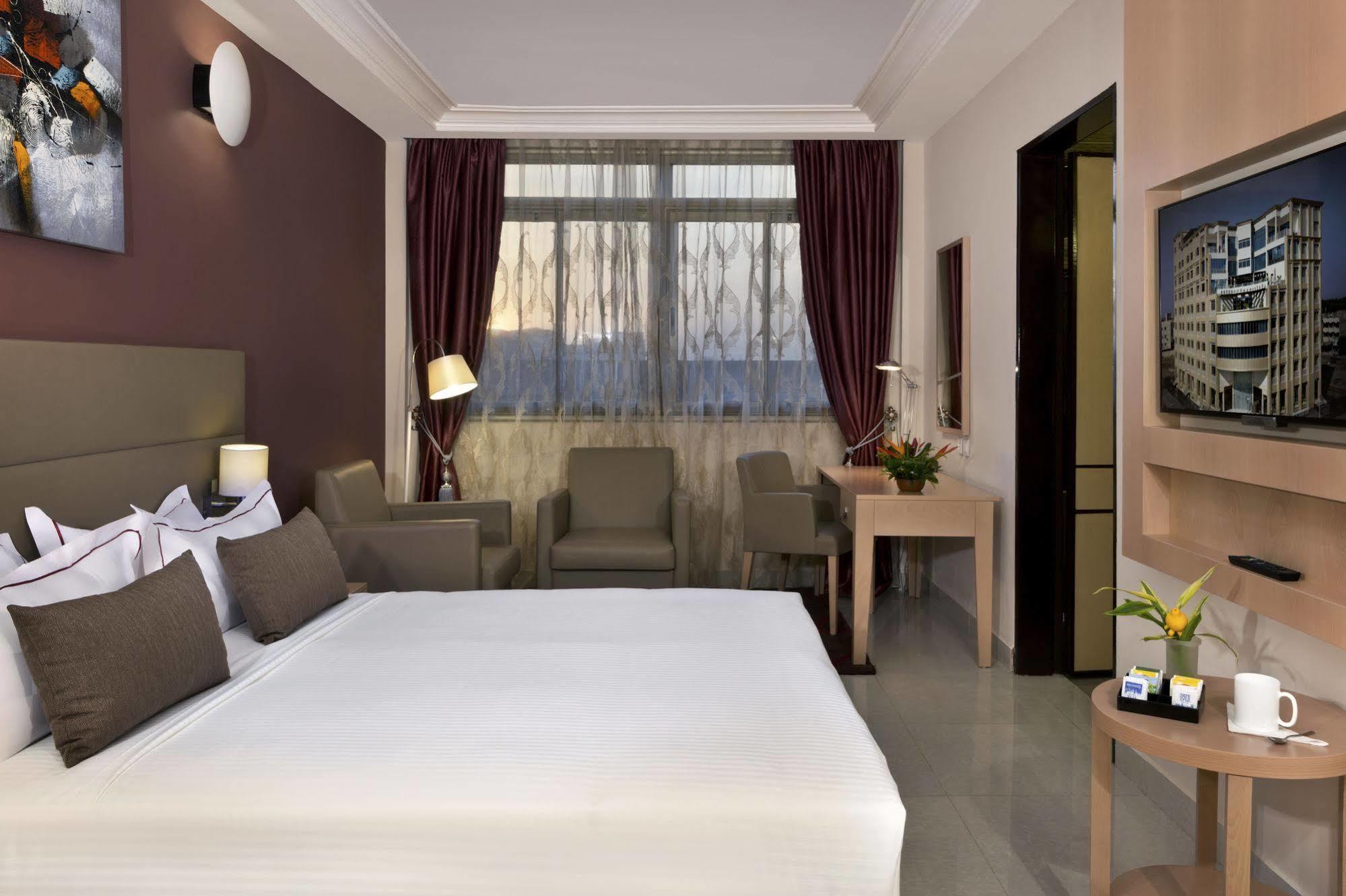 Bravia Hotel Ouagadougou Buitenkant foto